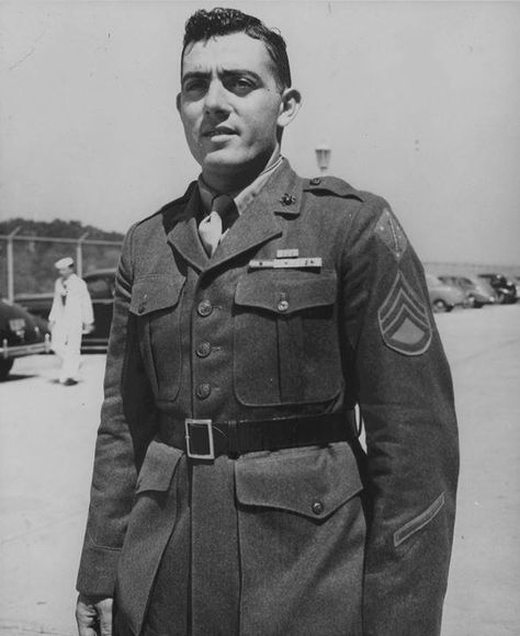 John Basilone, Usmc Uniforms, Battle Of Iwo Jima, American Veterans, Us Marine Corps, United States Marine, United States Marine Corps, Military Heroes, Us Marine