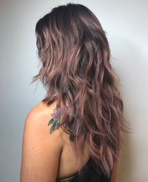 V-Cut Shag with Layers and Pale Pink Balayage Shaggy Layered Haircut, Medium Shag Hairstyles, Long Shag Hairstyles, Curly Shag Haircut, Shaggy Bob Haircut, Medium Shag Haircuts, Long Shag Haircut, Long Shag, Short Shag Hairstyles