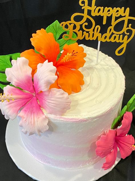 Birthday Themes Hawaiian, Hibiscus Flower Birthday Party, Hibiscus Cake Ideas, Tropical Themed Birthday Cake, Hawaiian Bday Cake, Tropical Birthday Cake Ideas, Tropical Birthday Cake Simple, Hawaii Cake Ideas Hawaiian Birthday, Hawaian Cakes Ideas