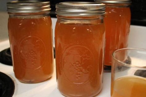 The Best Recipe for Homemade Apple Pie Moonshine Beef Stock Recipes, Apple Pie Moonshine Recipe, Canning Chicken, Apple Pie Moonshine, Stock Recipes, Moon Shine, Moonshine Recipes, Bone Broth Recipe, Homemade Apple Pies