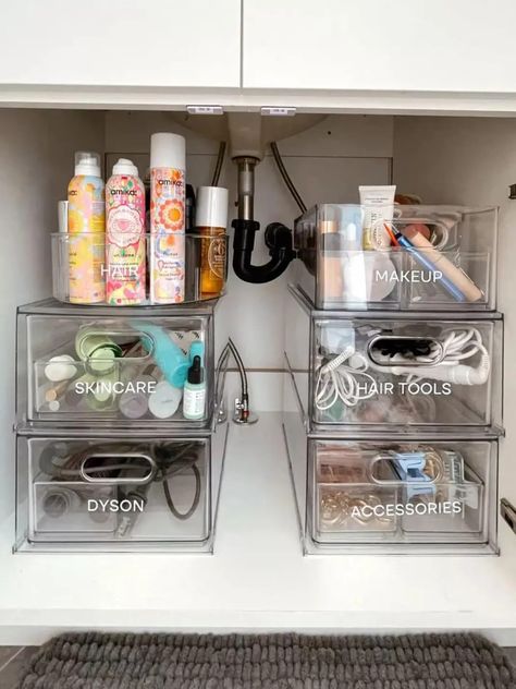 Behind The Bathroom Door Storage Ideas, Spa Like Half Bathroom Ideas, Bathroom Decor Ideas Girly, Small Apartment Bathroom Decor Ideas, Kary Dasty, Bathroom Decor Aesthetic, Apartment Finds, Organized Bathroom, Basement Room