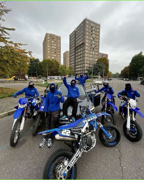 Cross Moto, Yamaha Dirt Bikes, Tmax Yamaha, Uk Drip, Motorcycle Gang, Motocross Love, Image Moto, Cool Dirt Bikes, Stunt Bike