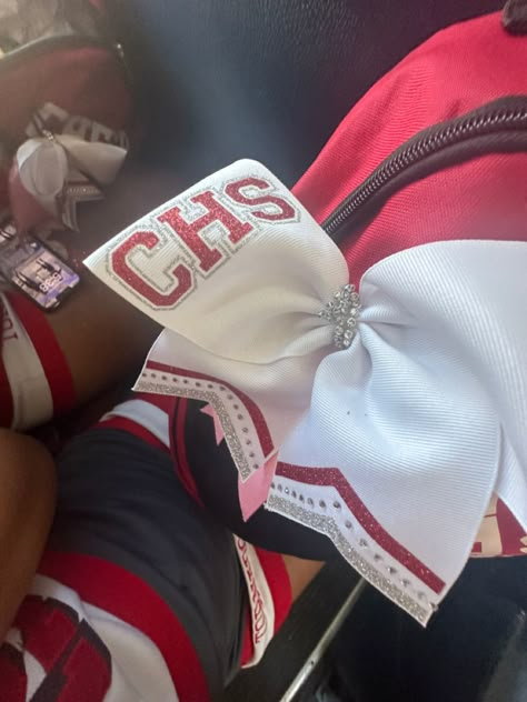 Fake Cheer Snaps, Cheer Girl Aesthetic, Sideline Cheer Aesthetic, Cheer Braids, Black Cheerleader Aesthetic, Aesthetic Cheer Pictures, Cheerleading For Kids, Highschool Cheer Aesthetic, Cheer Pfp