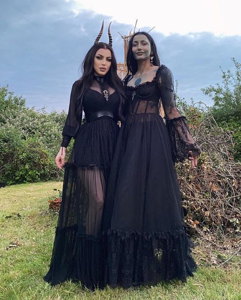 Dark Witch Core Outfits, Witch Core Outfits, Gothic Fits, Goth Prom Dress, Witch Clothing, Goth Prom, Garden Party Outfit, Goth Stuff, Plus Size Goth