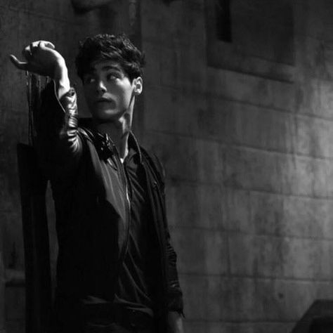 Matthew Daddario, Alec Lightwood, Black And White, Wall, White, Black