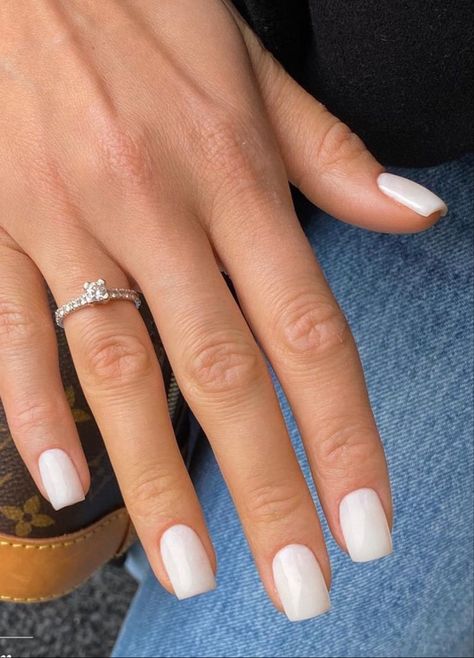 Short milky white nails clean aesthetic look Milky Short Square Nails, Pearl White Shellac Nails, Cream Nails Square, Pearl White Nails Square, Short Nails Transparent, Milky White Squoval Nails, Milky Pearl White Nails, Translucent Milky White Nails, Short Ivory Nails