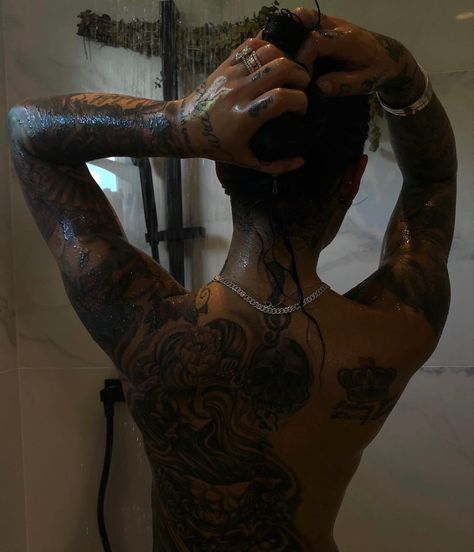 Backpiece Tattoo, Black Girls With Tattoos, Tasteful Tattoos, Pretty Tattoos For Women, Tattoos For Black Skin, Dope Tattoos For Women, Tatuaje A Color, Stylist Tattoos, 4 Girls