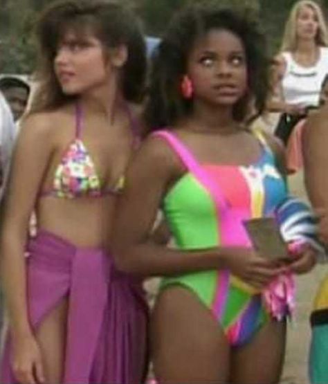 Tiffani Thiessen Young, Lark Voorhies, Tiffany Amber, Tiffani Amber Thiessen, Tiffani Thiessen, Saved By The Bell, Cute Bathing Suits, Tv Characters, Plus Size Models