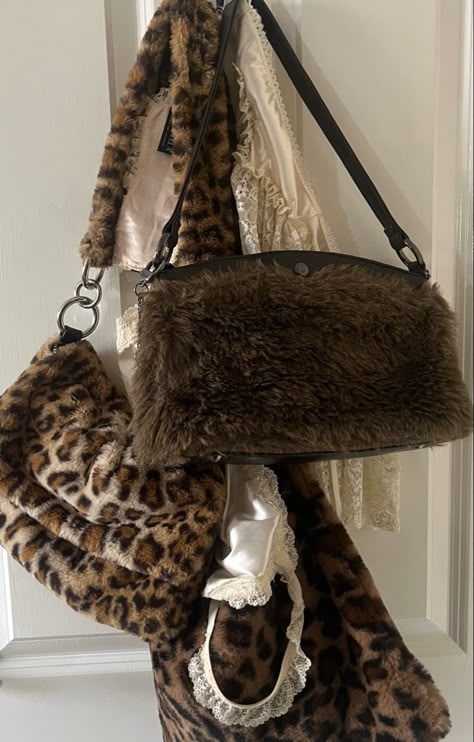 Leopard Print Things, Cheetah Print Bag, Leopard Print Bag, Foto Ideas Instagram, Cute Bags, Fashion Killa, Cheetah Print, Girly Things, Leopard Print