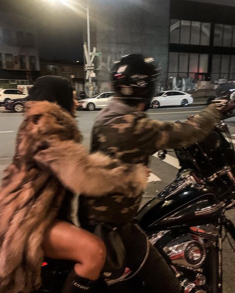 Couple Photo Ideas, Goals Couple, Motorcycle Aesthetic, Super Rich Kids, The Love Club, My Kind Of Love, Motorcycle Riding, Love Relationship, Ex Machina