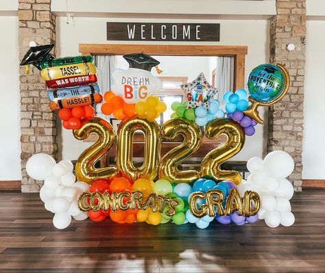 Preschool Graduation Balloon Decor, Kindergarten Graduation Party Decor, Kindergarden Graduation Decor, Kindergarten Graduation Decoration Ideas, Kindergarten Graduation Balloon Arch, Preschool Graduation Balloon Arch, Kids Graduation Decoration Ideas, Graduation Party Ideas Kindergarten, Kindergarten Graduation Decor