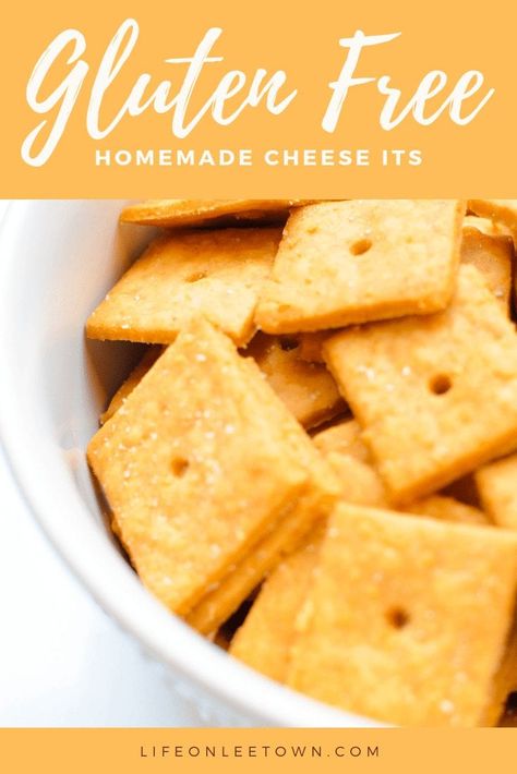 Gluten Free Cheez Its, Gluten Free Cheese Crackers, Raclette Originale, Galette Des Rois Recipe, Parmesan Crackers, Butter Crackers, Gluten Free Crackers, Homemade Crackers, Cracker Recipes