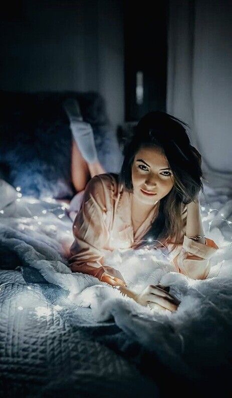 Fairy Light Photography, Portret Feminin, Shotting Photo, Photographie Portrait Inspiration, 사진 촬영 포즈, Creative Photography Techniques, Travel Photography Inspiration, Foto Tips, Portrait Photography Poses