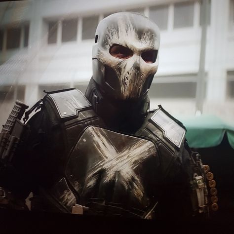 Crossbones in Captain America Civil War #crossbones #marvel #marvelcinematicuniverse #mcu #movies #mcuvillains Mcu Crossbones, Rumlow Marvel, Crossbones Marvel, Civil Warrior, Mcu Villains, Brock Rumlow, Marvel Universe Characters, Crisis Protocol, Frank Grillo