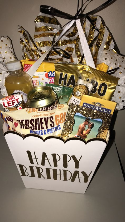 Golden Birthday gift idea! Color Party Basket Ideas Gold, 20th Birthday Presents For Him, Golden Birthday Gifts For Boys, Gifts For Best Friends 20th Birthday, Golden Birthday Gift Basket, Golden Gift Basket Ideas, Golden Birthday Gifts For Her, Golden Birthday Gift Ideas For Him, Golden Birthday Present Ideas