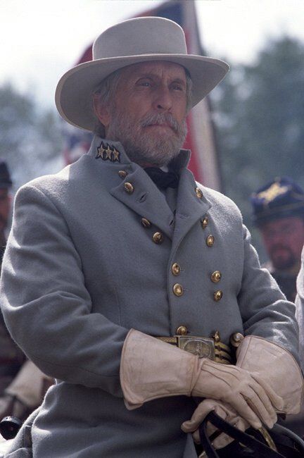 Still of Robert Duvall in Gods and Generals (2003) Buffy Characters, General Robert E Lee, Jonah Hex, Gods And Generals, French Life, Western Costumes, Robert Duvall, Tv Westerns, Living History