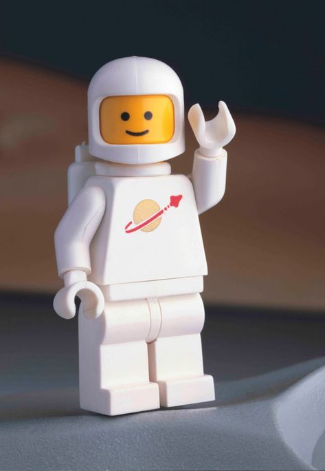 LEGO Space Trivia and History: Take a look back at one of the most stellar LEGO themes [Feature] - The Brothers Brick | The Brothers Brick Lego Space Sets, Lego Universe, Lego Wallpaper, Lego Modular, Lego Man, Lego Ninjago Movie, Lego Pictures, Lego Room, Space Astronaut