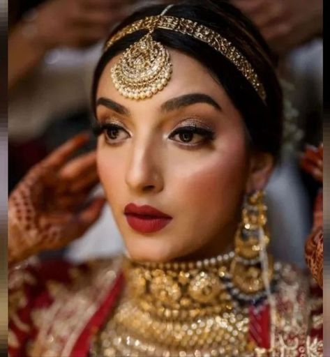 Top 15 Incredible Bridal Makeup Artists In Jaipur – Check It Out! - SetMyWed Shaadi Lehenga, Barat Dress, Rajput Jewellery, Indian Wardrobe, Rajasthani Bride, Rajasthani Dress, Rajputi Jewellery, Rajputi Dress, Makeup Trial