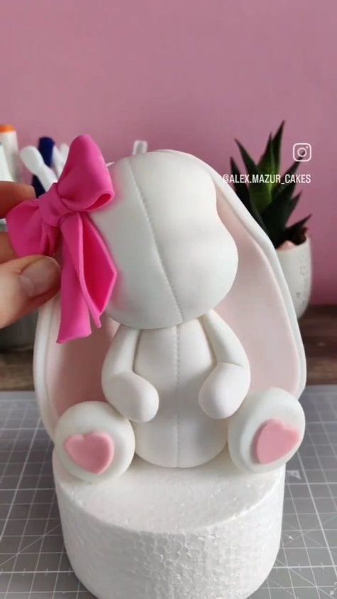 119 reactions · 4 comments | Fondant bunny figurine. Looks so easy 😃. Video Credit: @alex.mazur_cakes #learncakes #cakedecorating #fondanttopper #cakefigurine #alexmazur | Learn Cakes and Baking | sunmisola_agbebi · Original audio Cake Figurines Fondant Figures, Fondant Rabbit, Bunny Figurine, Fondant Toppers, Fondant Figures, Easy Video, Video Credits, Photo Poses, Basement