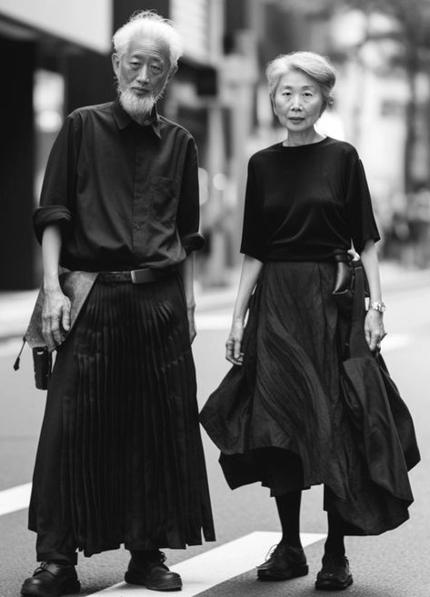 Japan 1960s Fashion, Long Skirt Men, Japanese Minimalism Fashion, Yohji Yamamoto Street Style, Japanese Outfits Street Style, Groovy Clothes, Japanese Fashion Designers, Cyberpunk Clothes, Long Skirt Outfits