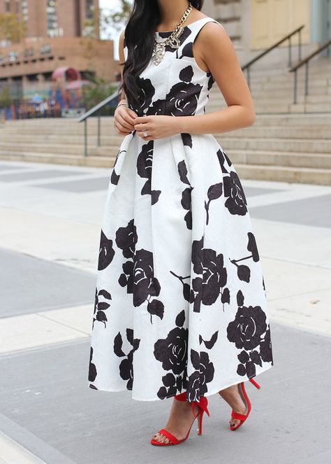 Skirt The Rules // Black & White Floral Tea Length Dress Black White Dress Outfit, Floral Tea Length Dress, Black White Floral Dress, Black And White Floral Dress, White Flower Dress, Below The Knee Dresses, Floral Dress Casual, Backless Prom Dresses, Floral Dresses Long