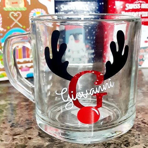 Reindeer Mugs Cricut, Clear Mugs, Clear Coffee Mugs, Personalized Christmas Mugs, Christmas Cups, Christmas Glasses, Wine Glass Crafts, Money Makers, Christmas Monogram