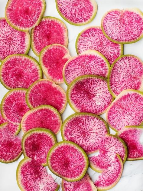 Watermelon Radish Recipe, Sweet Potato Appetizers, Radish Recipe, Quick Pickled Radishes, Meatless Meals Healthy, Potato Appetizers, Daikon Radish, Buddha Bowls Recipe, Radish Recipes