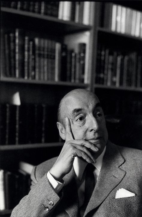 Henri Cartier-Bresson- - Pablo Neruda, 1971 Walker Evans, Henri Cartier Bresson, Alfred Stieglitz, Charlotte Bronte, Pablo Neruda, Writers And Poets, Book Writer, Black White Photography, French Photographers