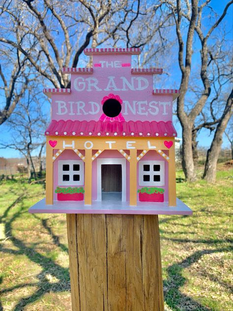 Wes Anderson Crafts, Bird House Painting Ideas Aesthetic, Wood Birdhouse Painting Ideas, Aesthetic Birdhouse, Aesthetic Bird House, Paint Birdhouse Ideas, Birdhouse Aesthetic, Wes Anderson Aesthetic Decor, Birdhouse Decorating Ideas