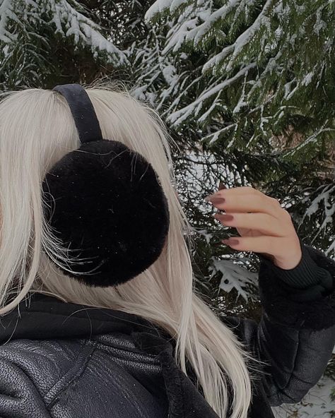 Fashion, winter outfit, style, aesthetic Earmuffs Outfit Aesthetic, Black Ear Muffs Outfit, Ear Muffs Aesthetic, Aesthetic Earmuffs, Ear Muffins, Ear Muffs Outfit, White Earmuffs Aesthetic, Winter Ear Muffs, Ohrenwärmer Outfit