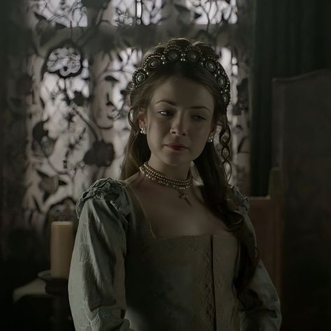 1600s Dress, Mary Tudor, Sarah Bolger, Lady Mary, Mary I, House Of Dragons, Historical Characters, Princess Mary, Disco Ball