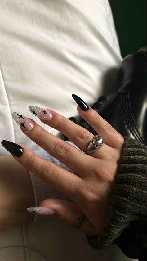 Rap Nails, Nessa Barrett Nails, Nessa Barrett, Nails Inspo, Long Nails, Stylish Nails, Nail Inspo, Rap, Fashion Beauty