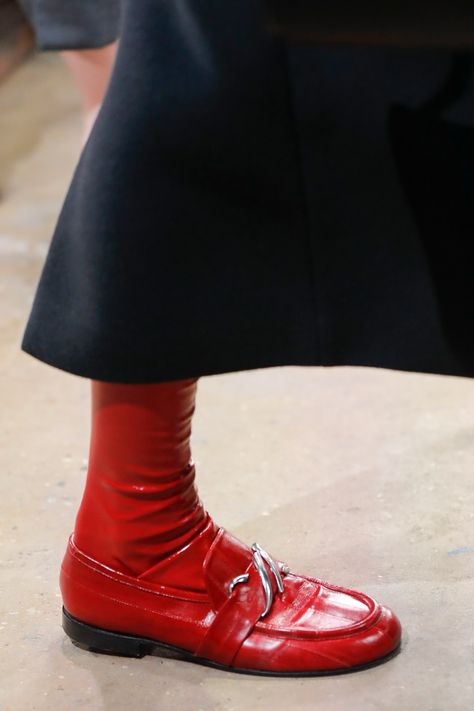 Proenza Schouler Fall 2024 Ready-to-Wear https://www.vogue.com/fashion-shows/fall-2024-ready-to-wear/proenza-schouler/slideshow/detail#17 Red Boots Fall 2023, Proenza Shoes, Proenza Schouler Campaign, Proenza Schouler Boots, Proenza Schouler Runway, Street Shooting, Fw 2024, 2024 Inspiration, Classy Outfits Men