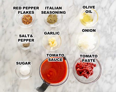 Homemade Pizza Sauce - Rich in flavor, so easy to make. It'll be so much more of a hassle to buy a jar of pizza sauce than to just make it yourself at home. #pizza #pizzasauce #recipe #homemade How To Make Pizza Sauce Easy, Tomato Sauce Pizza Sauce, Simple Pizza Sauce Recipe, Healthy Pizza Sauce Recipe, Pizza Tomato Sauce Recipes, Pizza Recipes Homemade Toppings, How To Make Pizza Sauce Homemade, Homemade Pizza Sauce Easy, Pizza Hut Pizza Sauce Recipe