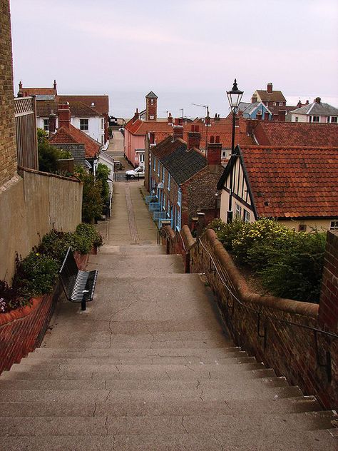 The Town Steps Aldebourgh Suffolk England (today) Suffolk England, Suffolk Coast, England Aesthetic, Places In England, Move Abroad, House By The Sea, Beautiful Sites, Wales England, Norfolk