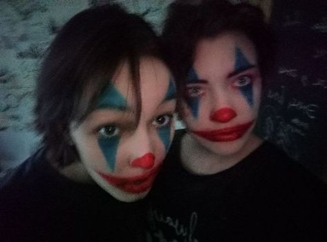 Couple Clown Makeup, Pretty Clown, Clown Face Paint, Cute Clown Makeup, Couples Things To Do, Joker Makeup, Cute Halloween Makeup, Halloween Makeup Pretty, Cute Clown