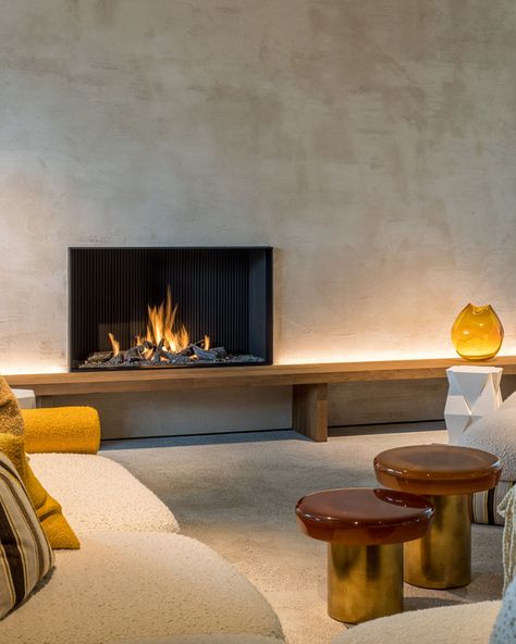 Open Gas Fireplace, Interior Design Minimal, Interior Cladding, Luxurious Room, Contemporary Fireplace, Open Fireplace, Minimal Modern, Fireplace Design, Minimalistic Design