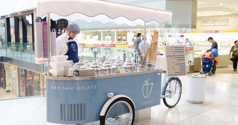 Gelato Store, Coffee Booth, Food Kiosk, Cake Cafe, Fast Casual Restaurant, Food Cart Design, Ice Cream Cart, Smoothie Bar, Candle Bar