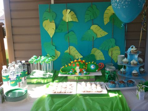 theme iguana party Iguana Birthday Party, Lizard Cake, Crocodile Party, Wild Kratts Party, Snake Birthday, Snake Party, Reptile Party, Zoo Party, Jungle Party