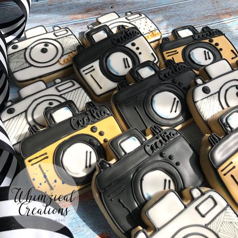 Camera Royal Icing Cookies, Camera Cookies Decorated, Photographer Cookies, Camera Cookies, Photography Cookies, Yearbook Club, Royal Icing Transfer Sheets, Bday Cookies, Bean Photography