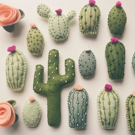 CLOSING up shop tmrw evening at 8PM. Free shipping on magnets to US. Use code "BEEHIVE" for 10% off. by lunabeehive Felt Cactus, Cactus Craft, Desert Decor, Cactus Pillow, Cactus Diy, Cactus Decor, Cactus Y Suculentas, Baby Diy, Felt Diy