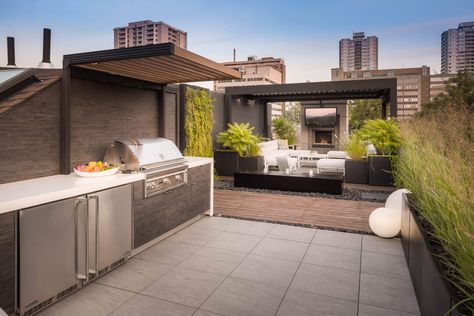 Garden Living | Outdoor Kitchens — Rooftop Outdoor Kitchen Closed Pergola, Garden Sunroom, Kitchen Terrace, Outdoor Kitchen Bars, Rooftop Design, Living Room Decor Inspiration, Garden Bbq, Patio Garden Design, Rooftop Patio