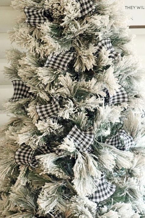 Learn how to put ribbon on a Christmas Tree! I share 3 different methods of how to put ribbon on your tree that is easy and gorgeous! #CHristmas #tree #ribbon #howto #turtorial #holiday Christmas Tree Inspiration Simple, Ribbon On A Christmas Tree, Christmas Tree Decorations Ribbon, Ribbon Tree, Tree Ribbon, A White Christmas, Christmas Tree Inspiration, Black Christmas Trees, Ribbon On Christmas Tree