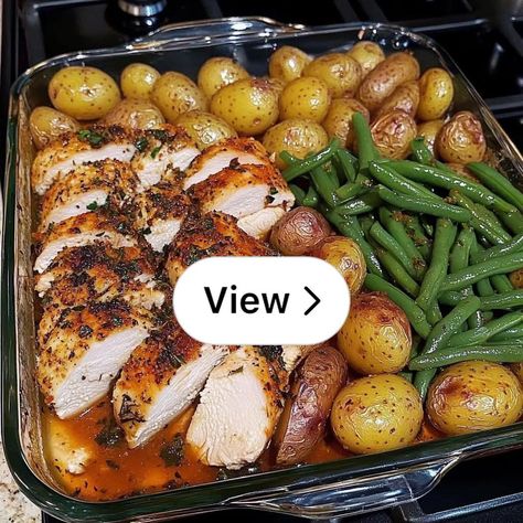 🍗 One-Pan Garlic Herb Chicken | Gallery posted by Sir | Lemon8 One Pan Garlic Herb Chicken Potatoes Green Beans, One Pan Garlic Herb Chicken, Potatoes Green Beans, Chicken Potato Bake, Chicken With Potatoes, Fried Steak Recipes, Garlic Herb Chicken, Chicken Green Beans, Chicken Skillet Recipes