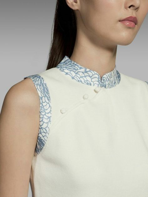 Chinoiserie Fashion, Qipao Top, Shanghai Tang, Qi Pao, Cheongsam Modern, Modern Qipao, Chinese Traditional Dress, Modern Cheongsam, Chinese Style Dress