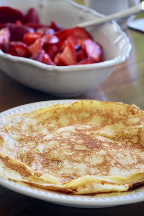 Swedish Cuisine, Swedish Pancakes, My Stepmom, Crepes Recipe, Scandinavian Food, Love Paris, Swedish Recipes, What's For Breakfast, I Love Paris