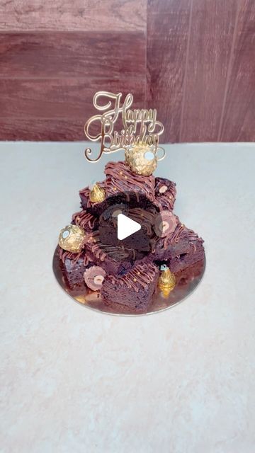 Sweet Bliss 21®️|Aanvi Singhal on Instagram: "Brownie Tower 😋🍫 

#sweetbliss21 #brownietower#chocolatelover#chocolatebrownie #homebaker#maduraibaker#brownies#madurai#reel#instagramreels#trending" Brownie Tower Cake, Brownie Cake Design, Brownie Tower Ideas, Brownie Tower, Chocolate Cake Designs, Tower Design, Brownie Cake, Madurai, Cake Designs