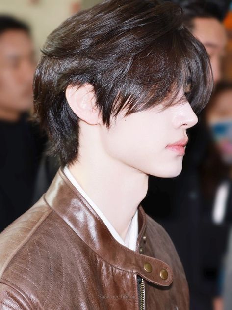 sunghoon Sunghoon Airport, Park Sunghoon, Enhypen Sunghoon, New Haircuts, Hair Reference, Victor Hugo, Sung Hoon, Long Hair Styles Men, Boyfriend Pictures