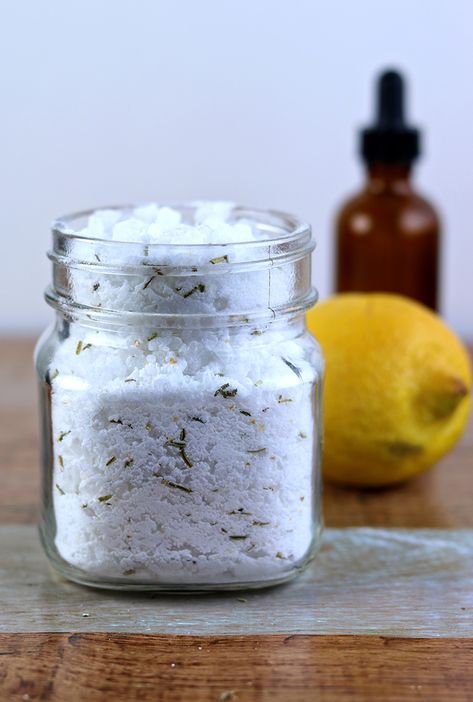 Rosemary Bath, Bath Salt Recipe, Homemade Bath Salts Recipe, Milk Bath Recipe, Cucumber Green Tea, Green Tea Bath, Bath Soak Recipe, Tea Bath, Bath Salts Recipe