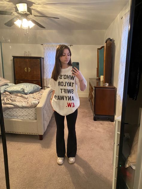 Taylor Swift Inspired Everyday Outfits, I Love Taylor Swift Shirt Outfit, Easy Taylor Swift Outfits To Recreate, Taylor Swift Sweatpants, Taylor Swift You Belong With Me Shirt Diy, Matching Taylor Swift Outfits, Taylor Swift Bitmoji Outfit, Taylor Swift Diy Tshirt, Taylor Swift Shirt Ideas Diy